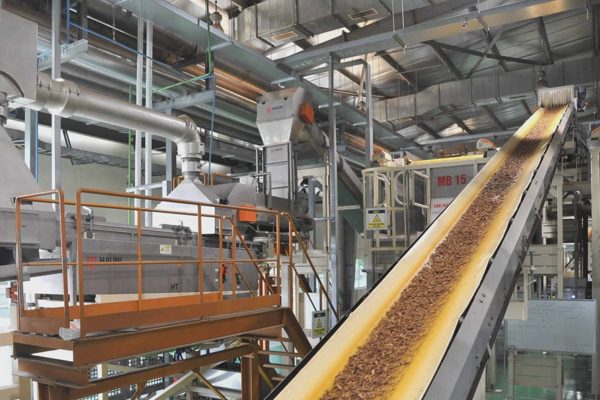 "Ông lớn" thuốc lá lãi hơn 1.300 tỷ đồng sau nửa năm