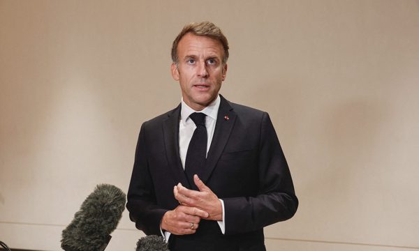 Ông Macron chỉ trích những 'bình luận ngớ ngẩn' về bạo loạn