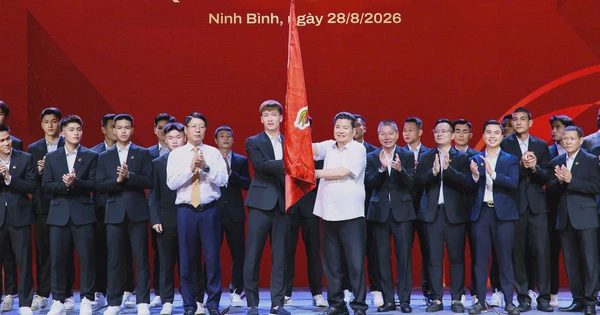 Ông Nguyễn Xuân Thành trở thành Chủ tịch danh dự CLB Ninh Bình