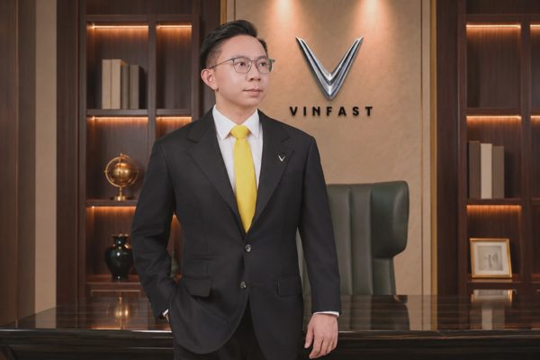 Ông Phạm Nhật Vượng và bà Phạm Thu Hương chuyển giao vai trò lãnh đạo tại VinFast và GSM