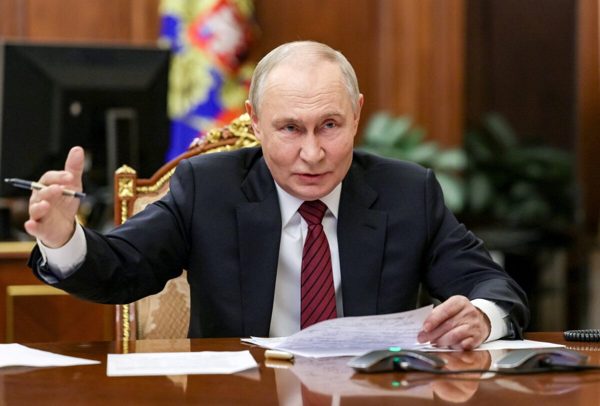 Ông Putin: NATO đưa quân tới Ukraine đồng nghĩa với một cuộc chiến với Nga