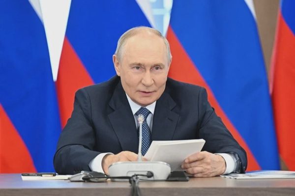 Ông Putin yêu cầu chính phủ hỗ trợ xây dựng lại các kho hàng thương mại