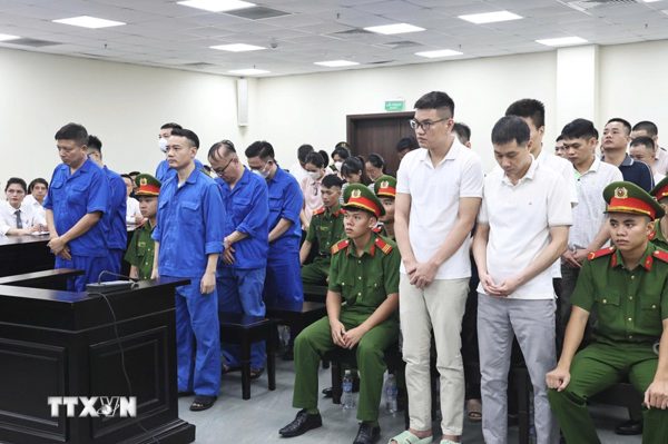 Ông trùm sản xuất 426 lô sản phẩm sữa giả bị phạt 30 năm tù