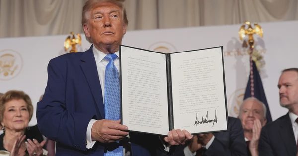 Ông Trump bác bỏ chuyện cùng Trung Quốc quản lý AI