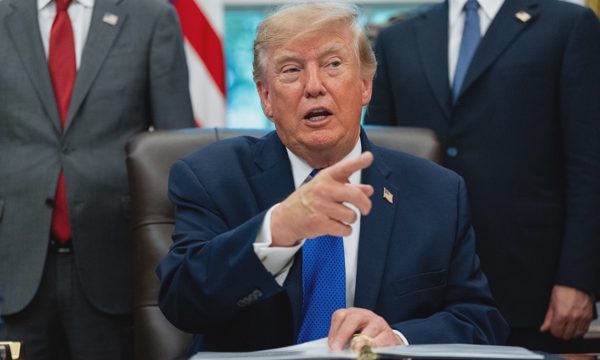 Ông Trump bác tin ngỏ ý bán vũ khí cho Trung Quốc