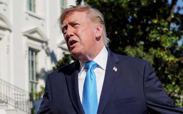 Ông Trump: Bất kỳ ai nói từ AI thay vì SI, Nhà Trắng đều coi là kẻ thù