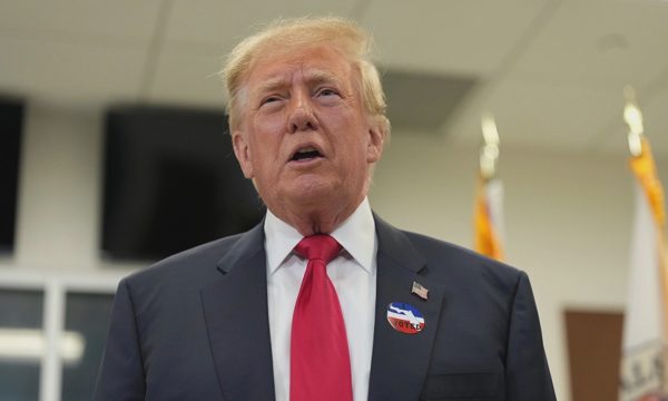 Ông Trump bỏ phiếu sớm bầu cử giữa kỳ