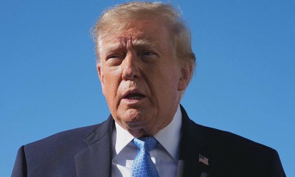 Ông Trump công kích ông Obama sau lời châm chọc về Nhà Trắng