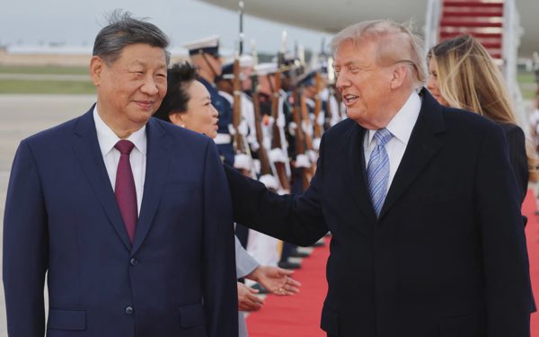 Ông Trump dành điều chưa từng có trong hơn 60 năm qua cho ông Tập