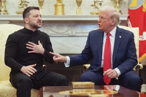 Ông Trump đáp trả gay gắt ông Zelensky, hối thúc Ukraine tổ chức bầu cử