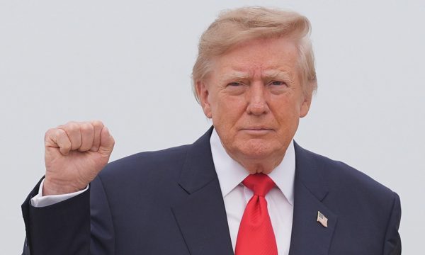 Ông Trump để ngỏ khả năng Mỹ tham gia tấn công Houthi