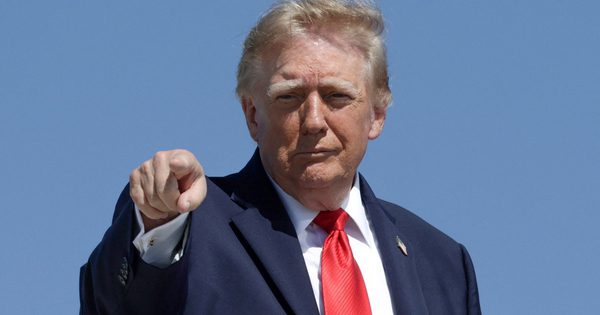 Ông Trump dọa ‘trừng phạt nặng’ Iran nếu liên quan vụ flydubai
