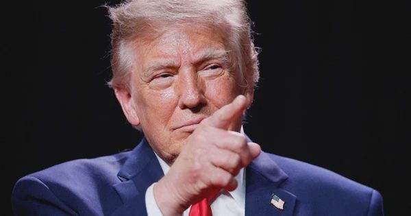 Ông Trump gọi người vẫn dùng thuật ngữ AI là ‘kẻ thù’