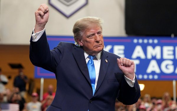 Ông Trump hé lộ bầu cử giữa kỳ sẽ có 'bất ngờ lớn'