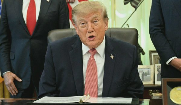 Ông Trump hối thúc ông Zelensky đạt thỏa thuận với Nga