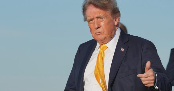 Ông Trump lại muốn đổi tên địa danh