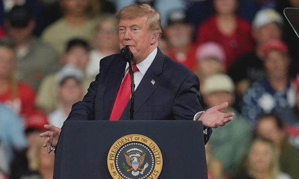 Ông Trump: Mỹ dừng hạ sát lãnh đạo Iran để biết đàm phán với ai