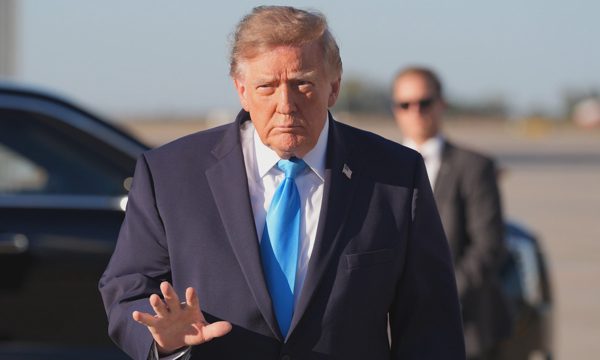 Ông Trump: Mỹ rút oanh tạc cơ khỏi Anh do 'mối đe dọa liên quan đến Iran'