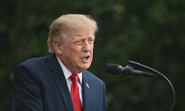 Ông Trump nêu nguồn tiền để tặng 5.000 USD cho mỗi người Mỹ