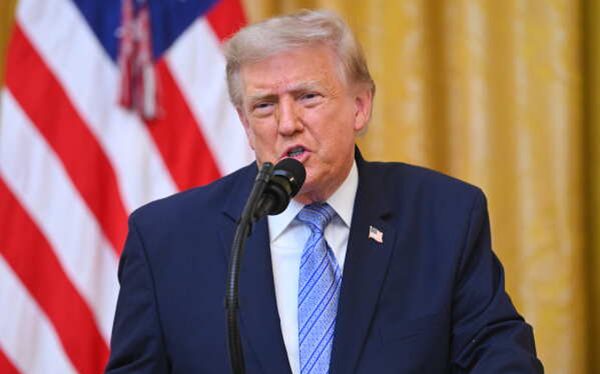 Ông Trump nghi Iran tập kích tuyến vận chuyển dầu của Saudi Arabia, nói Houthi không muốn đối đầu Mỹ