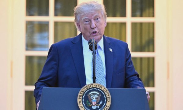 Ông Trump nói con trai đã hoàn tiền tổ chức tiệc cưới cho tài phiệt Nga