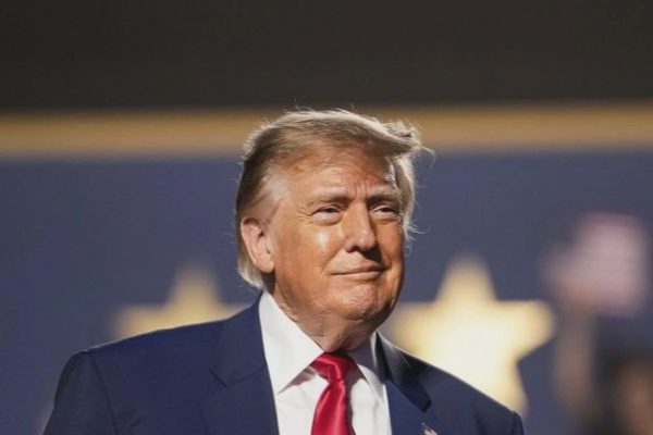 Ông Trump nói sẽ không đổi ý về thỏa thuận để Nga bán 1,8 triệu tấn diesel