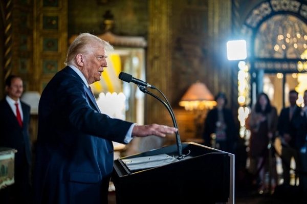 Ông Trump tin Tehran sẽ nhượng bộ, Iran gửi thư tới cử tri Mỹ
