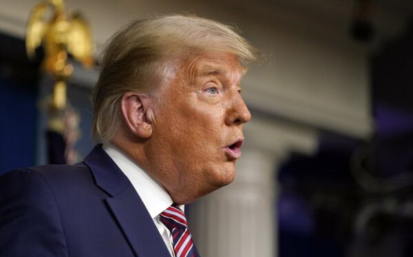 Ông Trump tính hủy phát trực tiếp vụ xử bắn khi biết tử tù bị liệt