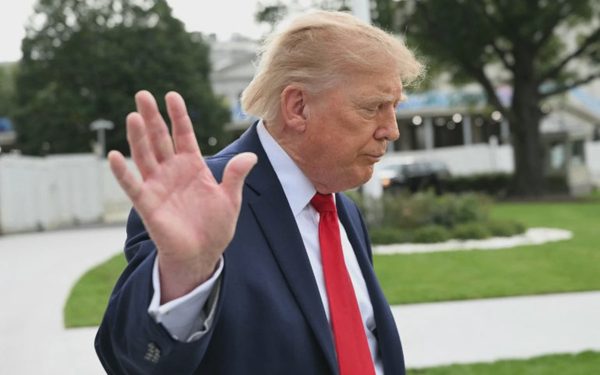 Ông Trump và Iran đang chơi một ván cược nguy hiểm ở Hormuz