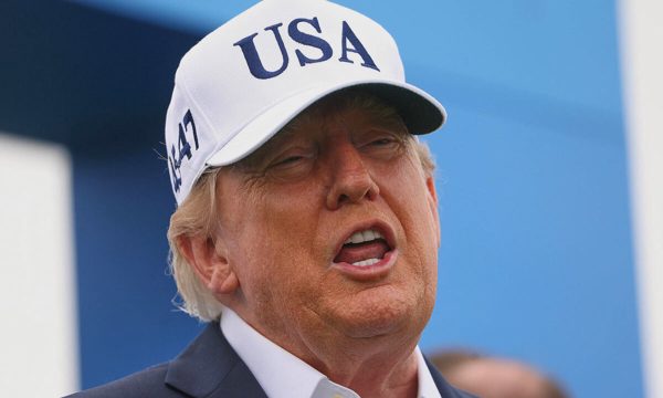 Ông Trump yêu cầu Ukraine dừng tấn công hạ tầng dầu diesel Nga