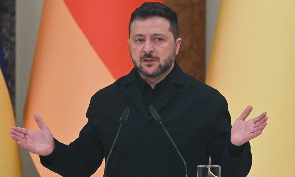 Ông Zelensky 'tiến thoái lưỡng nan' trước sức ép từ Mỹ