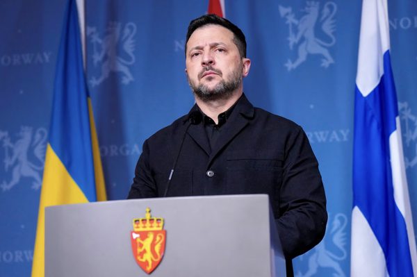 Ông Zelensky tuyên bố Nga - Mỹ đừng làm điều quan trọng này mà thiếu Ukraine