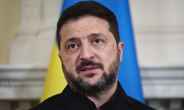 Ông Zelensky: Ukraine đang bị ép đầu hàng