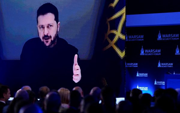 Ông Zelensky xác nhận Ukraine đã dừng tấn công các nhà máy lọc dầu Nga