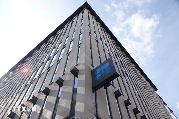 OPEC+ giữ nguyên mục tiêu sản lượng trong tháng 11