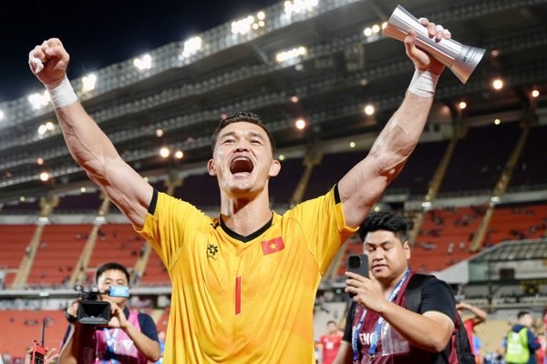 Patrik Lê Giang: Từ vô danh tới 'người gác đền số 1' tuyển Việt Nam
