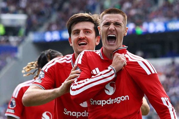 Paul Scholes giục Carrick trao suất đá chính cho Sesko