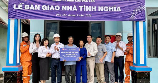 PC Đắk Lắk bàn giao 4 nhà tình nghĩa từ nguồn đóng góp của người lao động