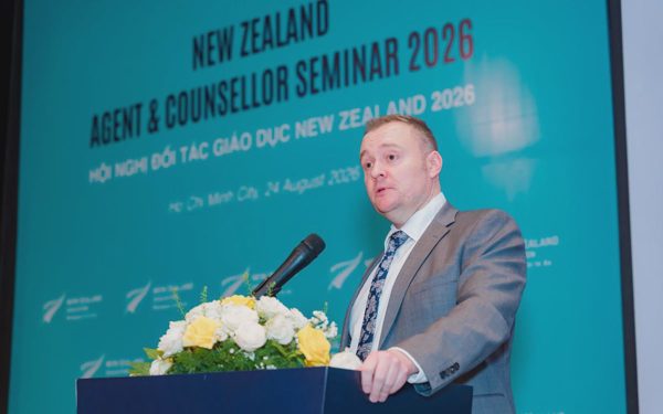 Pearson tăng cường hợp tác giáo dục tại Việt Nam
