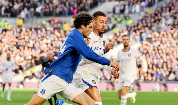 Pedro Neto lập cú đúp, Chelsea thắng Everton 2-0