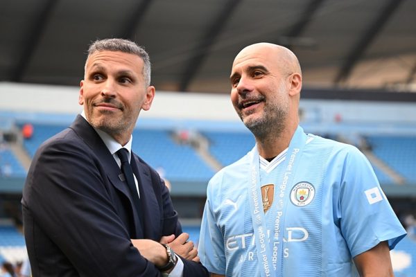Pep Guardiola bất ngờ trở lại Man City