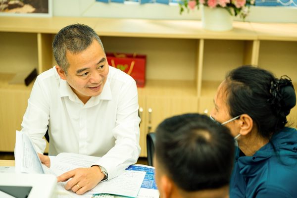 PGS Nguyễn Lân Hiếu cảnh báo khi hàng xóm nói: 'Truyền dịch cho đỡ khô người'