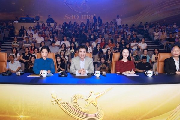 PGS.Tân Nhàn phản bác NSND Tấn Minh ngay trên sóng truyền hình