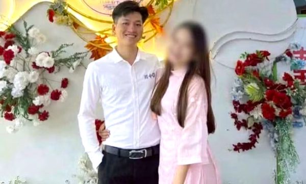 Phá cửa ký túc xá, đối tượng vào phòng đâm chết bạn gái