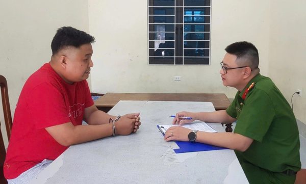 Phá đường dây làm giả giấy tờ, bằng đại học