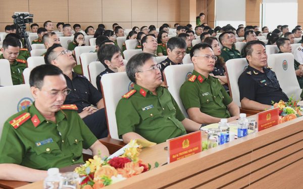 Phá đường dây vận chuyển ma túy trên biển, thu giữ hơn 1,1 tấn ma túy tổng hợp