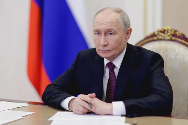 Phái đoàn đàm phán Mỹ tới Moscow, Tổng thống Nga ra chỉ thị mới về Ukraine