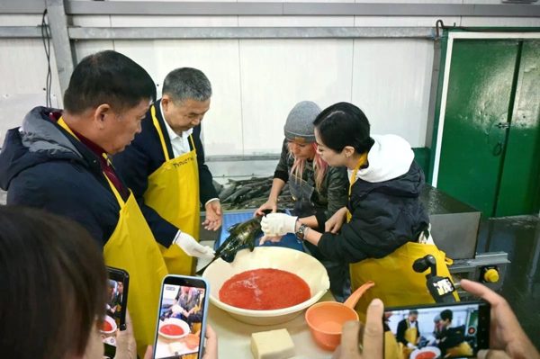 Phái đoàn Trung Quốc thăm hòn đảo tranh chấp giữa Nga và Nhật Bản