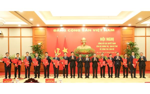 Phân công 6 Ủy viên Trung ương, Ủy viên dự khuyết Trung ương Đảng và 6 cán bộ nhận nhiệm vụ mới