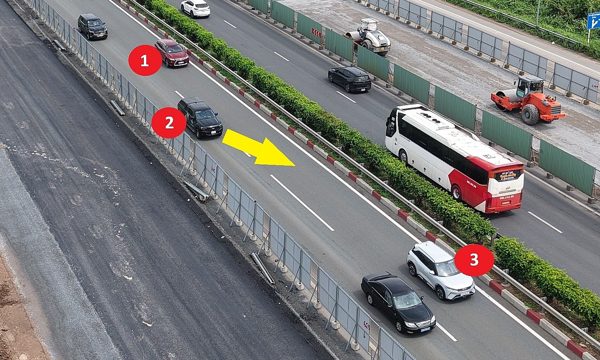 Phân định đúng, sai khi 'điền vào chỗ trống' trên cao tốc